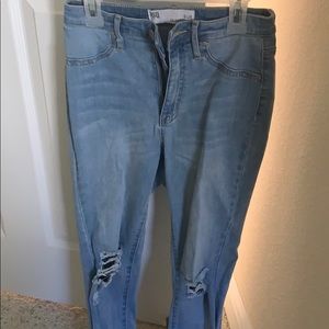 light-medium wash ripped jeans super high rise!